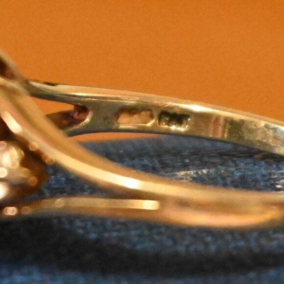 VTG Gold and Cubic Zirconia Cluster Ring Size 8 - Picture 13 of 14